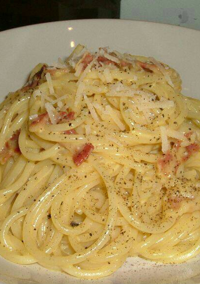 Una foto de Espaguetis con salsa carbonara