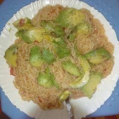 A picture of Fried spaghetti with avocado.