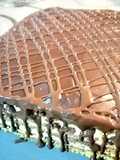 Prăjitură cu foi din nuca, crema caramel și glazură de ciocolată