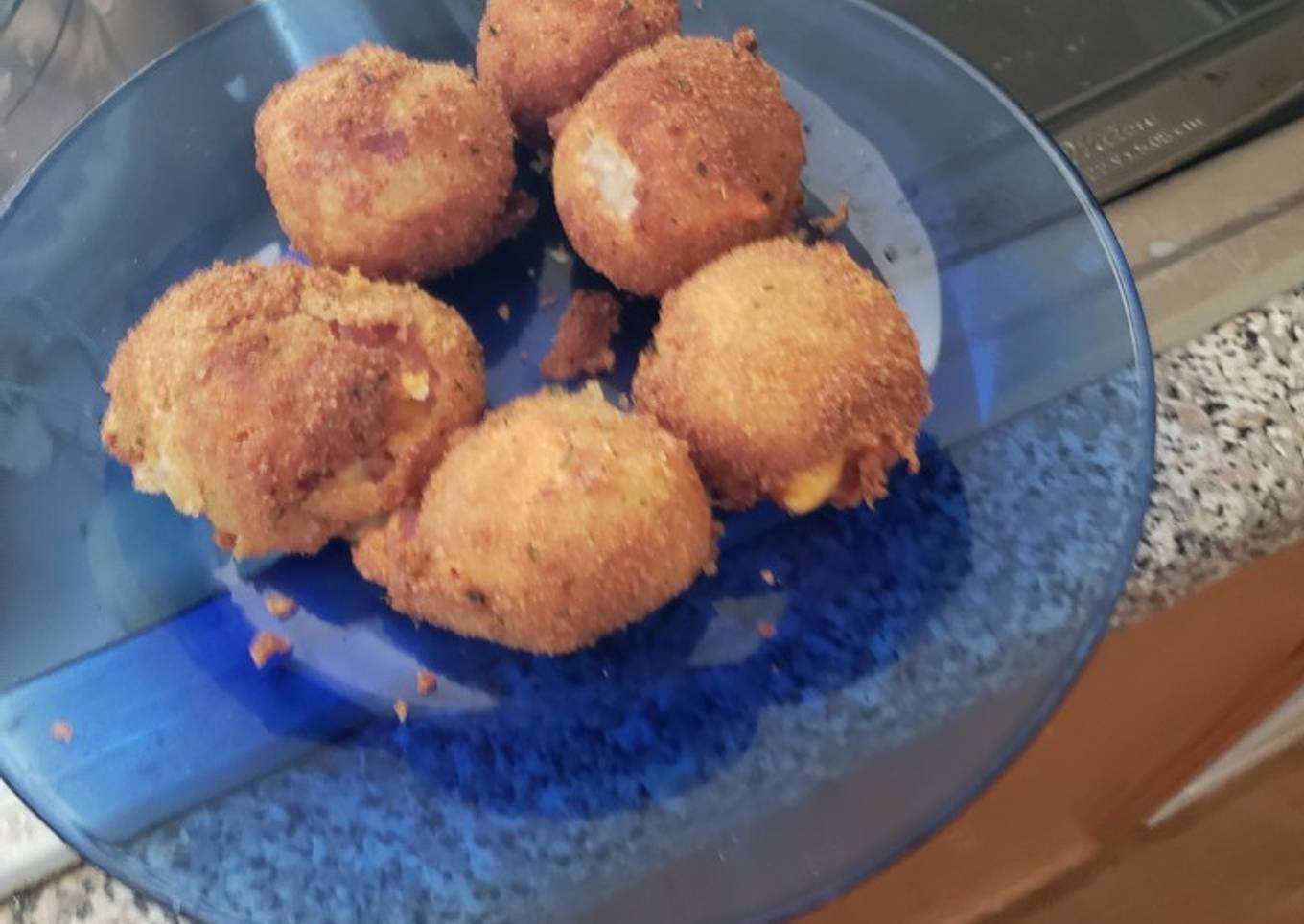 Cheesy potato poppers
