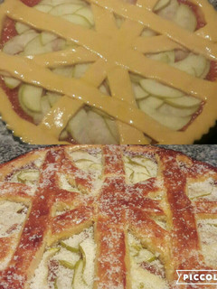 Una foto de Pasta frola con membrillo y manzanas verdes, deliciosa