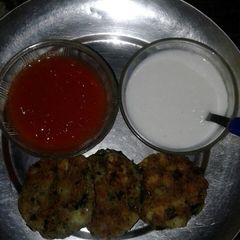 A picture of Farali aalu tikki.