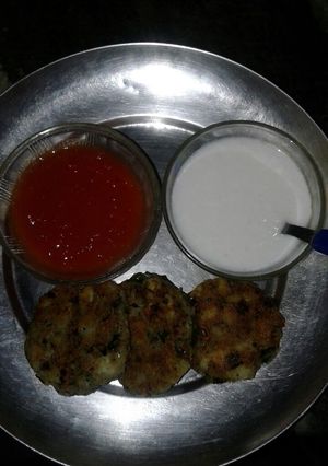 A picture of Farali aalu tikki.