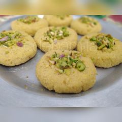 A picture of Makki Nankhatai or Maize flour cookies.