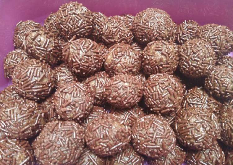 Resep: Untuk Mencoba Di RumahBola-bola coklat misis