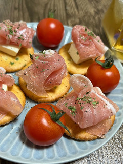 A picture of Easy Ritz Cracker Appetizer.
