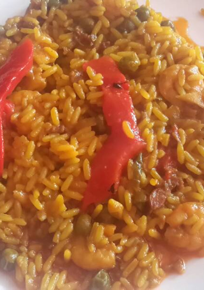 Una foto de Arroz con gambas y jamón