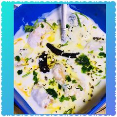 A picture of Dahi vade.