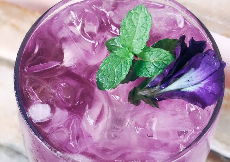 Guide to Prepare Butterfly pea lemonade ice in 13 Minutes for Young Wife