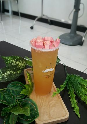 Hình của món Trà ổi đỏ nữ hoàng.