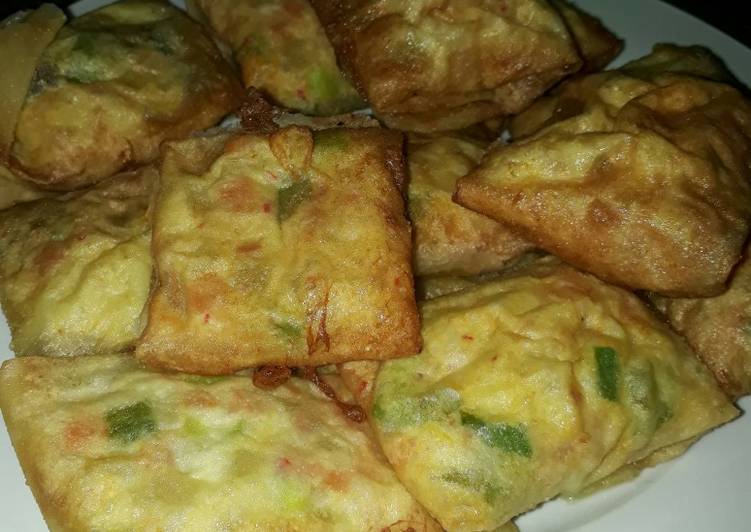Langkah Mudah untuk Membuat Martabak sayur mini Anti Gagal
