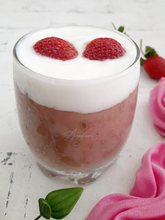 Foto resep BerryBan (Strawberry-Banana) smoothie with yoghurt