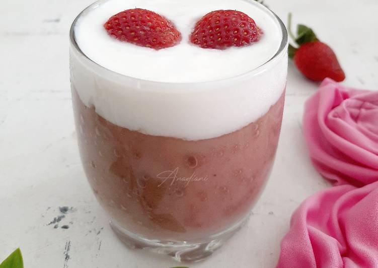 Langkah Mudah untuk Menyiapkan BerryBan (Strawberry-Banana) smoothie with yoghurt, Sempurna