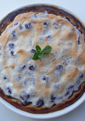 Фото Пирог с вишней🍒 и белковой глазурью🥧.