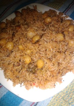 A picture of Chole rice.