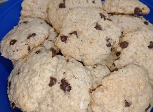 Una foto de Galletas de avena, coco y chips de choco