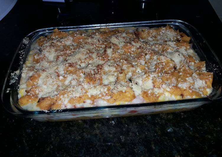 Pastel de zapallo y choclo con salsa blanca