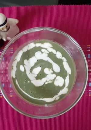पालक  सूप (palak soup recipe in Hindi) रेसिपी मुख्य फोटो