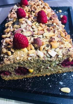 Une photo de Banana Bread aux Framboises et Oléagineux