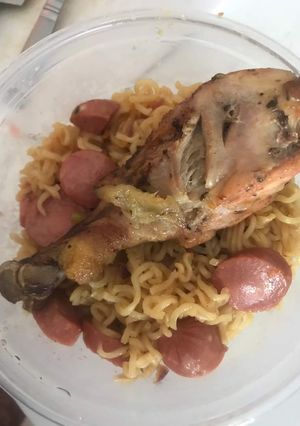 A picture of Noodles.