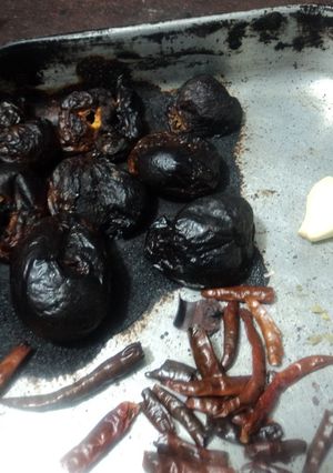 Una foto de Salsa negra de jitomate quemado las Correa