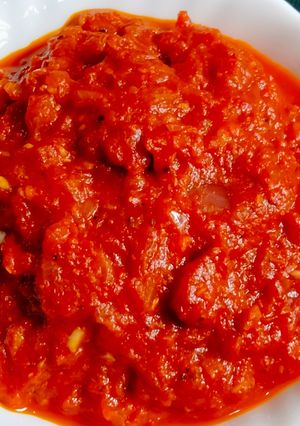 A picture of Momos Chutney.