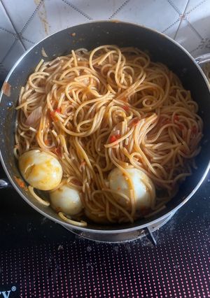 A picture of Jollof spaghetti.