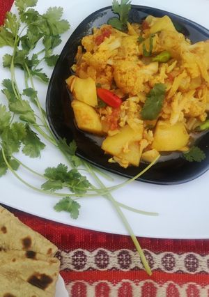 A picture of Aloo gobhi.