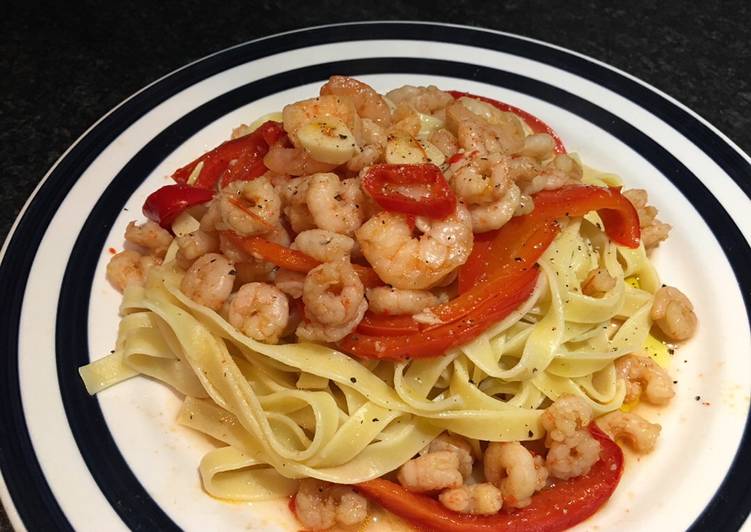 Simple Way to Make Speedy Tagliatelle prawns