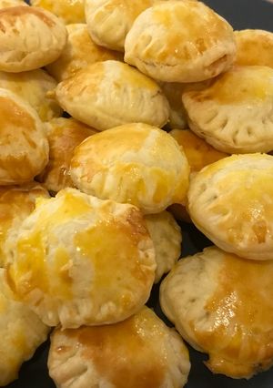 Une photo de Mini feuilletés apéro saumon/Boursin®️ ou ricotta/tomates séchées