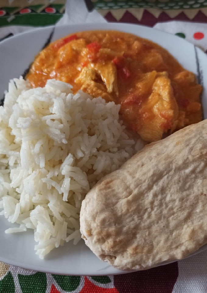 Una foto de Pollo tikka masala fácil y rápido sin nata
