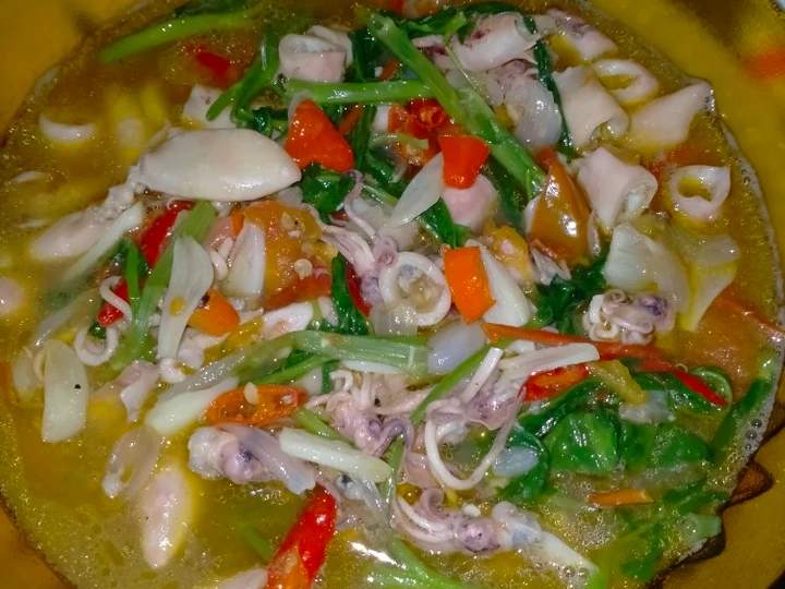 Cara Mudah Membikin Resep Tumis kangkung cumi asin saus tiram yang Enak Banget Anti Ribet, Uenak Banget