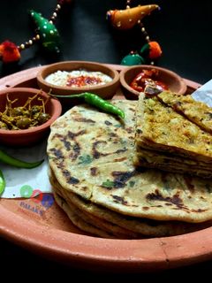 પંજાબી આલૂ પરાઠા (Punjabi Aloo Paratha Recipe In Gujarati) રેસીપી મુખ્ય ફોટો