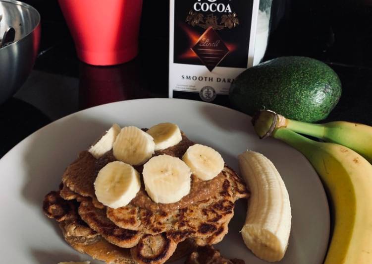 Gluténmentes zablisztes amerikai palacsinta csokis banános-avokádós krémmel