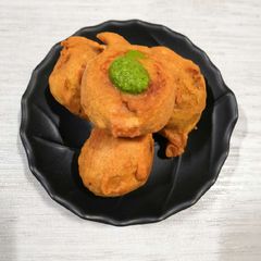 A picture of Batata Vada.