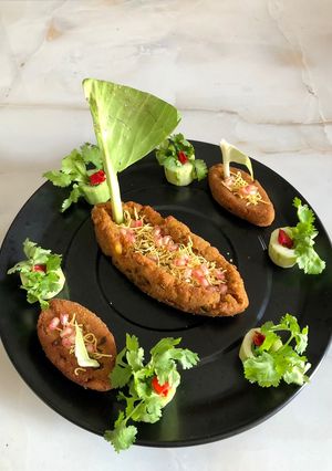 સ્પાઇસી બોટ(spicy boat in Gujarati) રેસીપી મુખ્ય ફોટો
