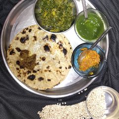 Jawar ki Roti A picture of Jawar ki Roti.
