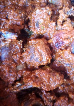 A picture of Kpomo pepper stew.
