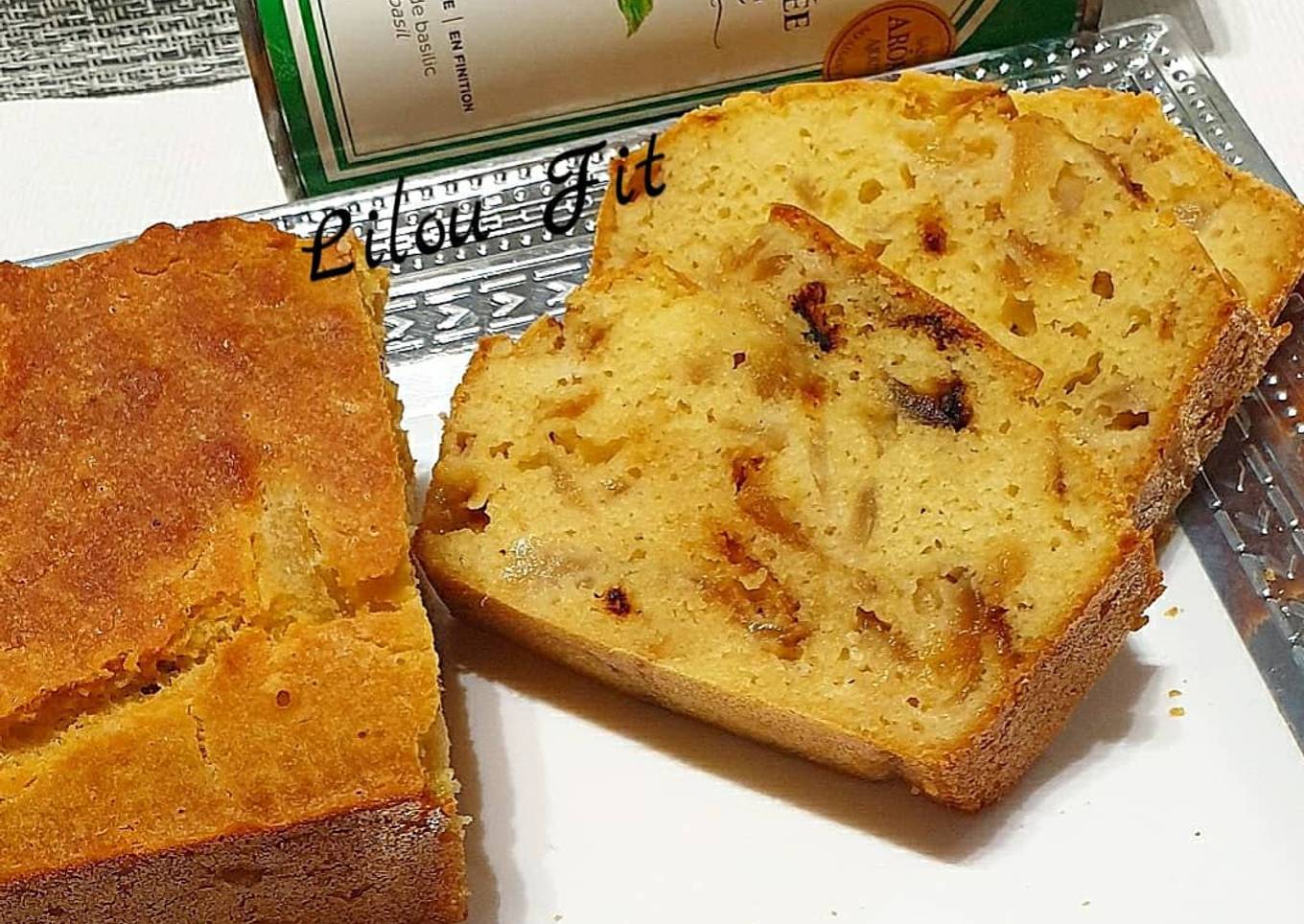 Cake ss gluten à l'oignon/ parmesan
