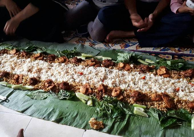 Yuk intip, Bagaimana cara memasak Nasi liwet kekinian😄 dijamin enak