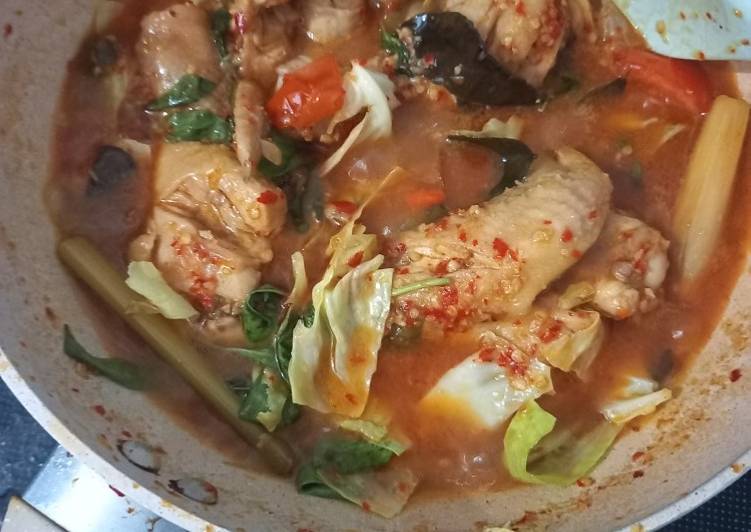 Cara mudah memasak Ayam Woku Kemangi yang Bikin Ngiler