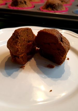 Una foto de Magdalenas de chocolate rellenas