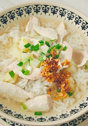 รูปของ "ข้าวต้มอกไก่ใส่มันฝรั่ง" 🥣🍚🐔🥔🧄