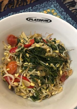 Foto resep Oseng Kangkung Tauge Simple ala Annisa Ellen