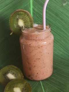Φωτογραφία της συνταγής Smoothie με ακτινίδιο και άλλα φρούτα!