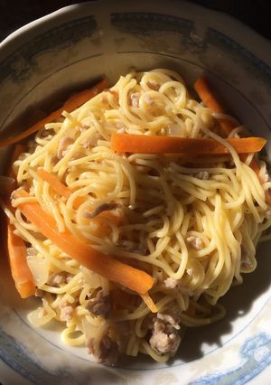 Hình của món Mì trứng xào thịt heo xay+ hành tây và carot.