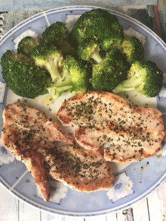Una foto de Pechuga de pavo con brócoli