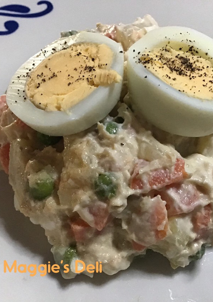 Una foto de Ensaladilla Rusa con huevo