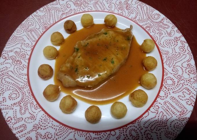 Recette Délicieux Pommes noisettes, côtes de porc et sauce laquée