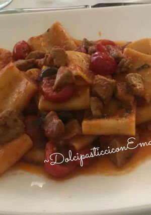 Foto di Paccheri tonno fresco e ciliegini